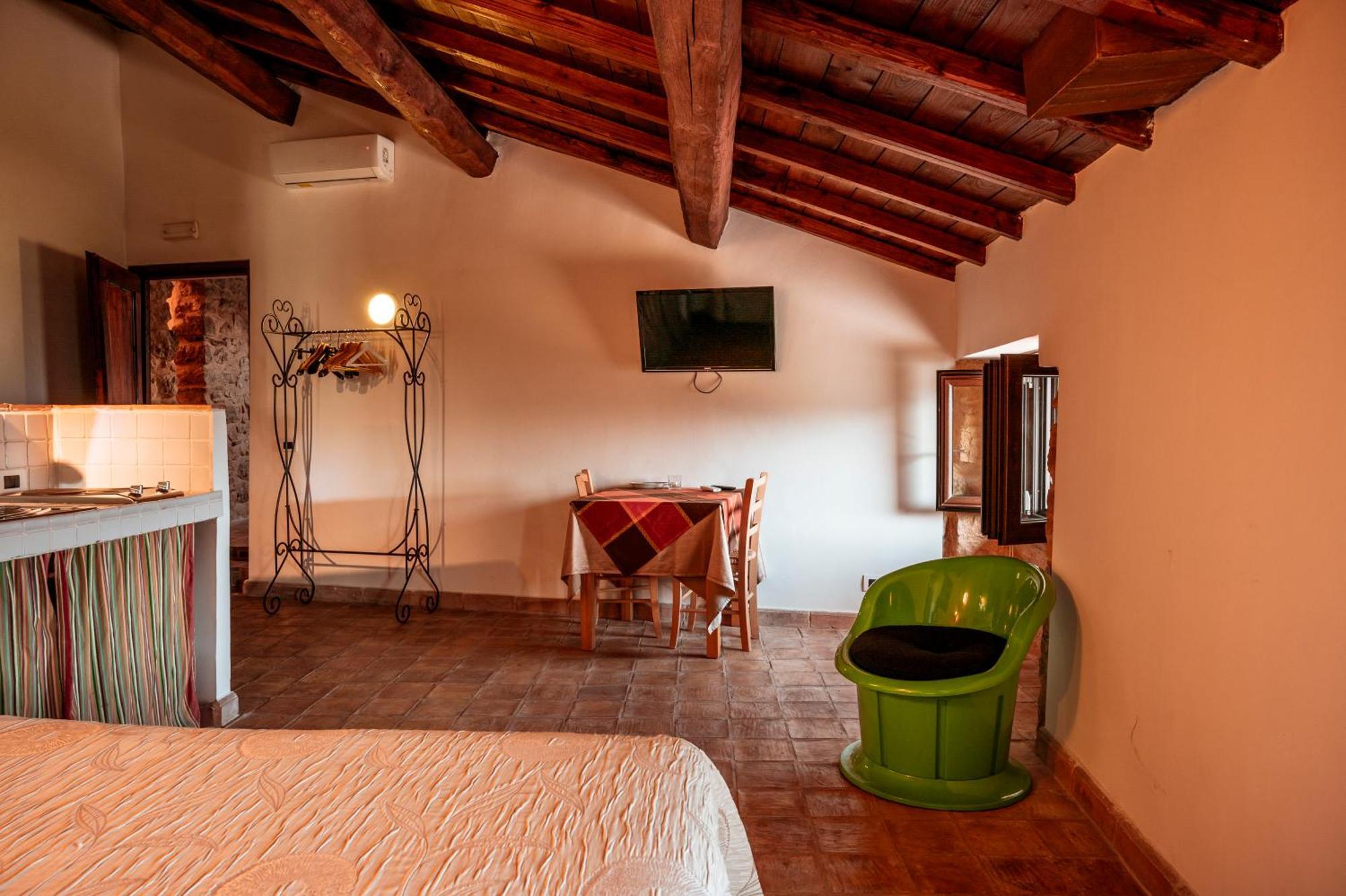 Locanda Persei Prossedi Exterior foto