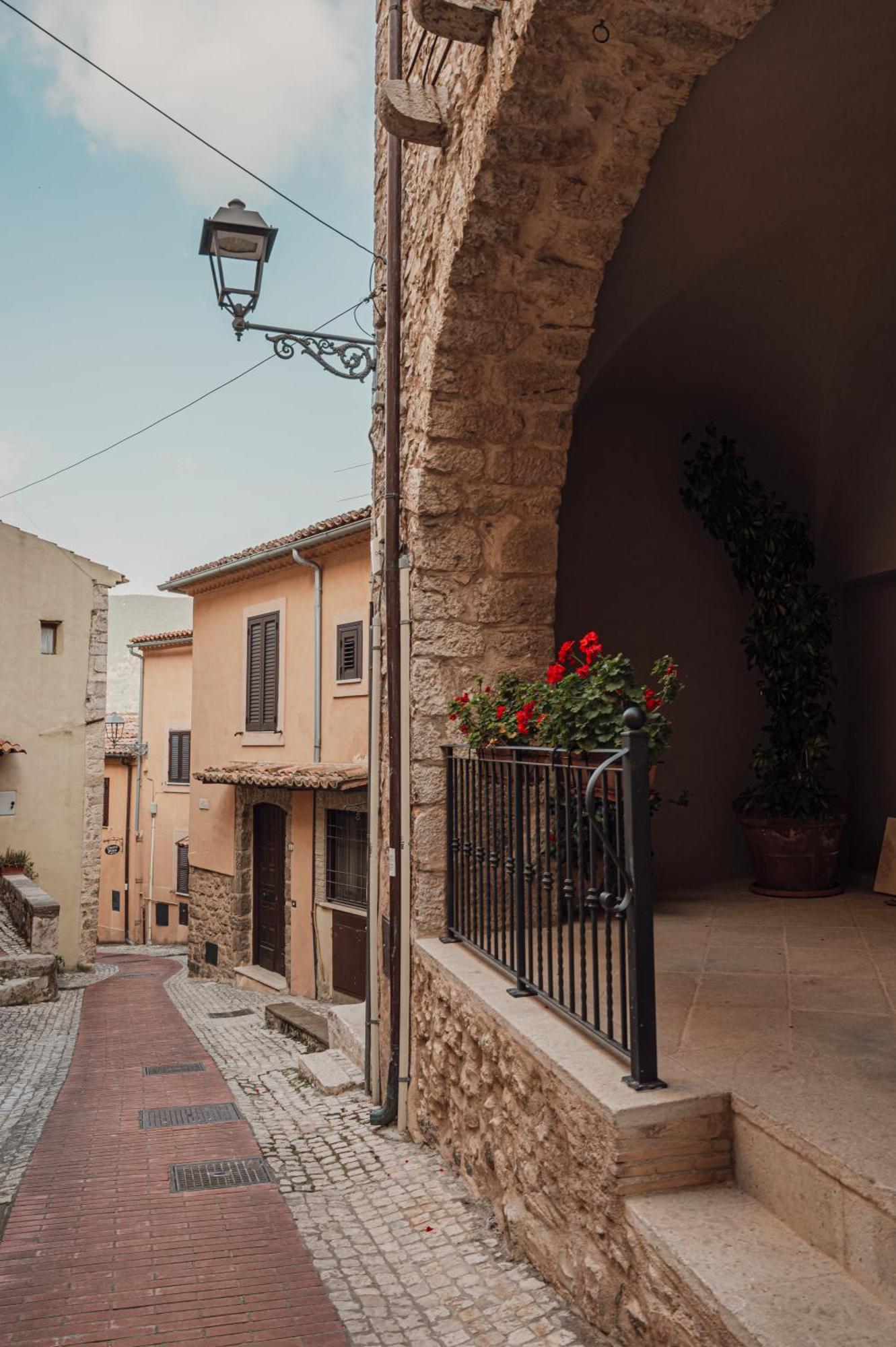 Locanda Persei Prossedi Exterior foto